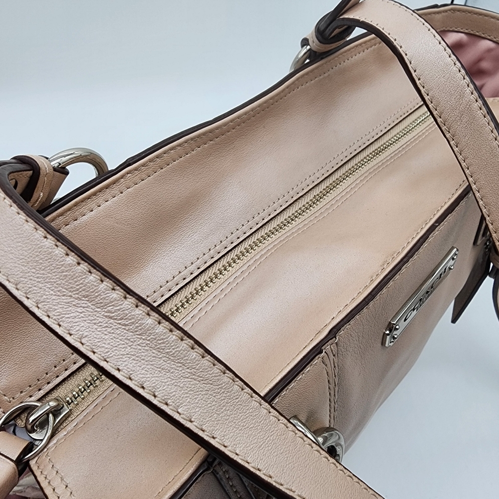 Coach F19252 Cream Pink Beige Shimmering Leather Tote Medium - Picture 12 of 16